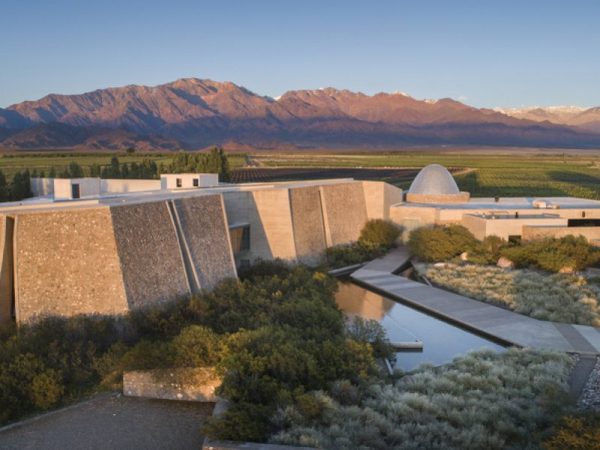 Bodega-Zuccardi-Valle-de-Uco-1-qqja6rg9u4otbkcf1xentlznubbn41cysrwmtagos0