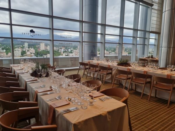 Entre-Copas-foto-archivo-2025-768x576