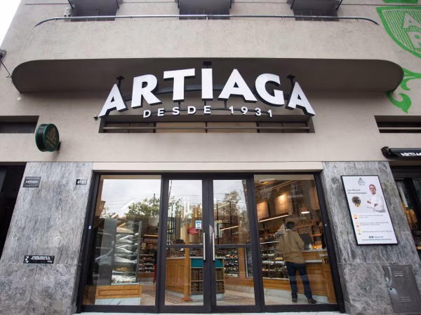 artiaga-comercio-historico-del-barrio-de-saavedra-45T3CDMSARC4HAALIPGVET5LIY