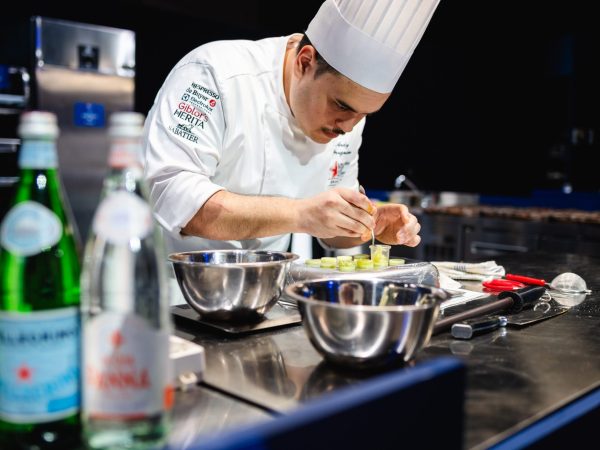 bef657eb-0cd9-2390-de22-5f8660396bec